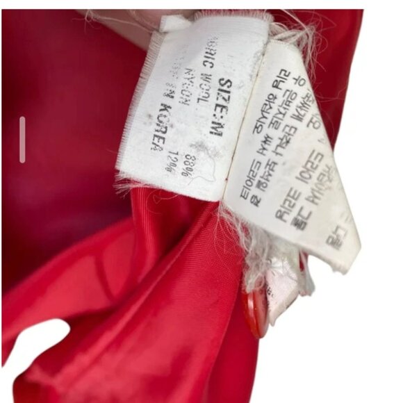 Too small for me , it's really beautiful. RED HOODED COAT - Picture 5 of 5